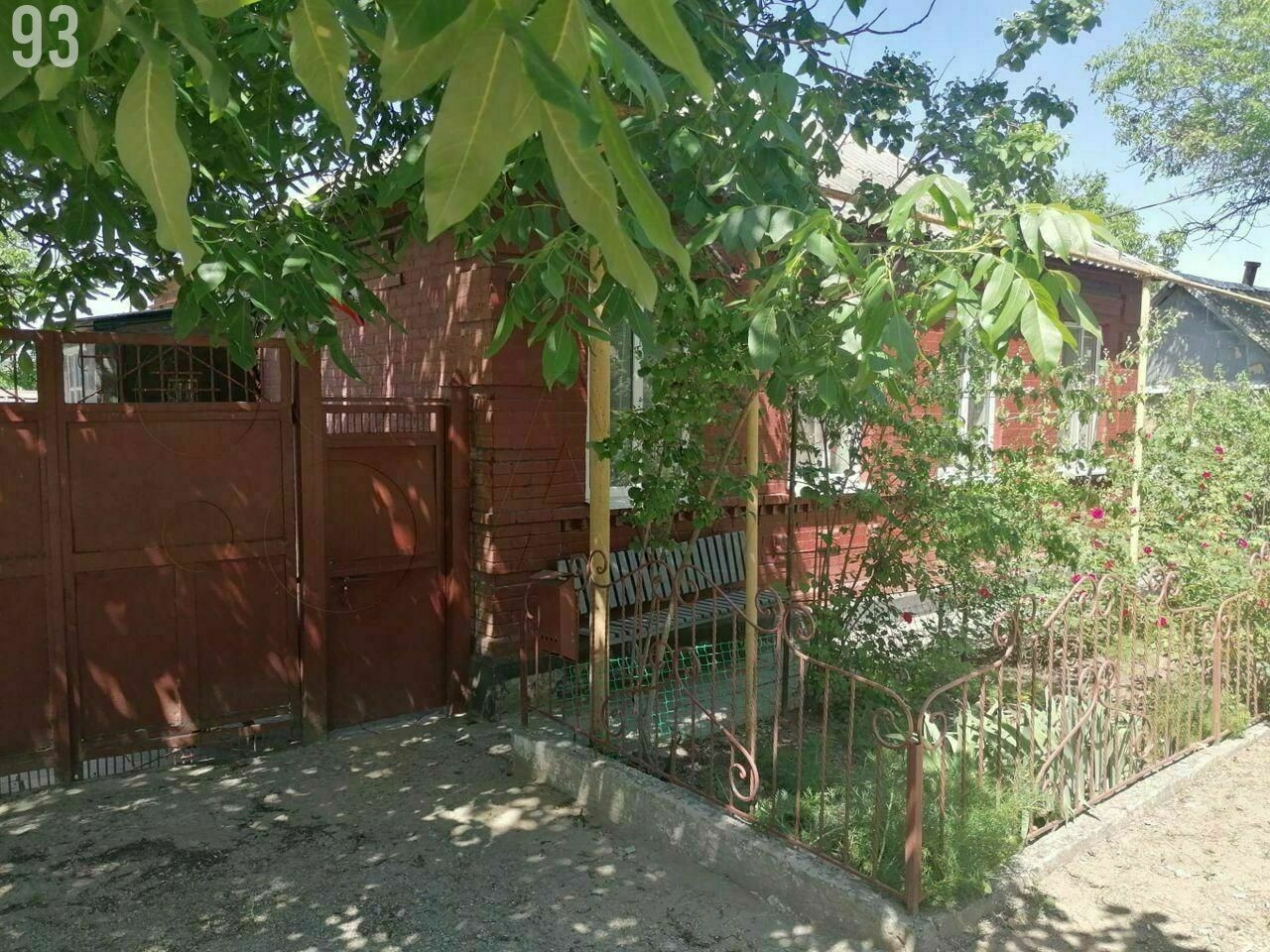 Дом с участком на продажу в Николаевке, улица Ленина, дом 52