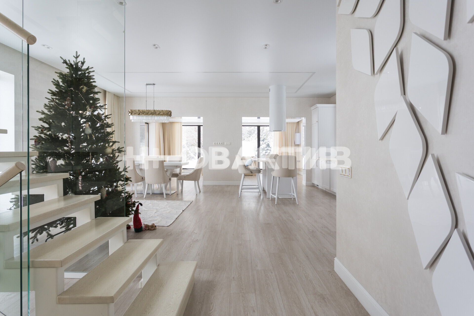 3-этажного Дом · 400 м² · 10.0сот. — Изображение 3