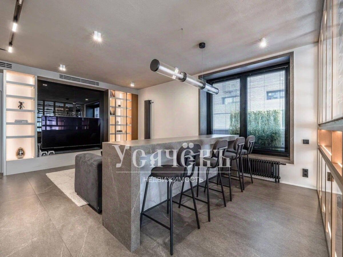 4-комн. квартира, 268 м²