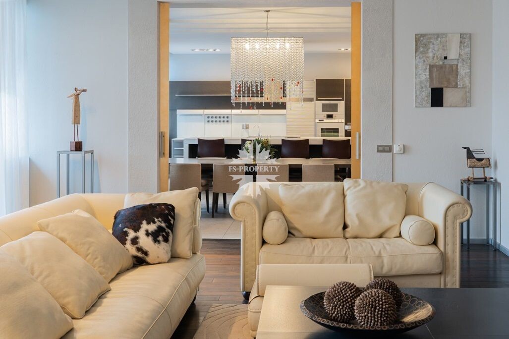 4-комн. квартира, 261 м²