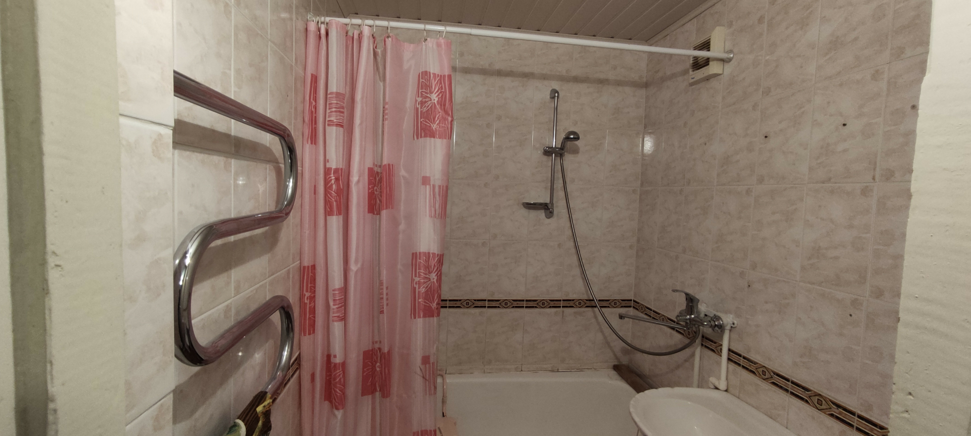 Продажа 1-комнатной квартиры, Волгоград, улица им Ломакина, дом 13 Продажа 1-комнатной квартиры, Волгоград, улица им Ломакина, дом 13