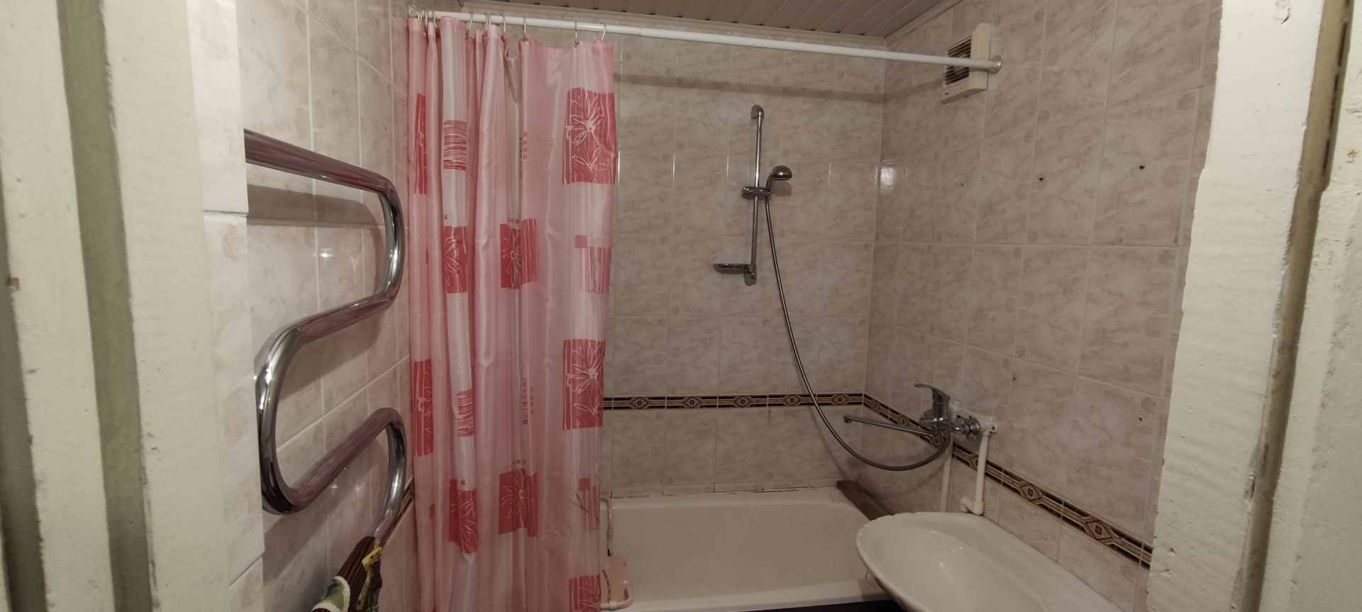 Продажа 1-комнатной квартиры, Волгоград, улица им Ломакина, дом 13 Продажа 1-комнатной квартиры, Волгоград, улица им Ломакина, дом 13